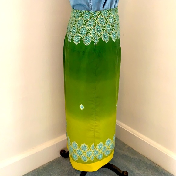 Ombre silk border printed wrap skirt with beading - Picture 6 of 10